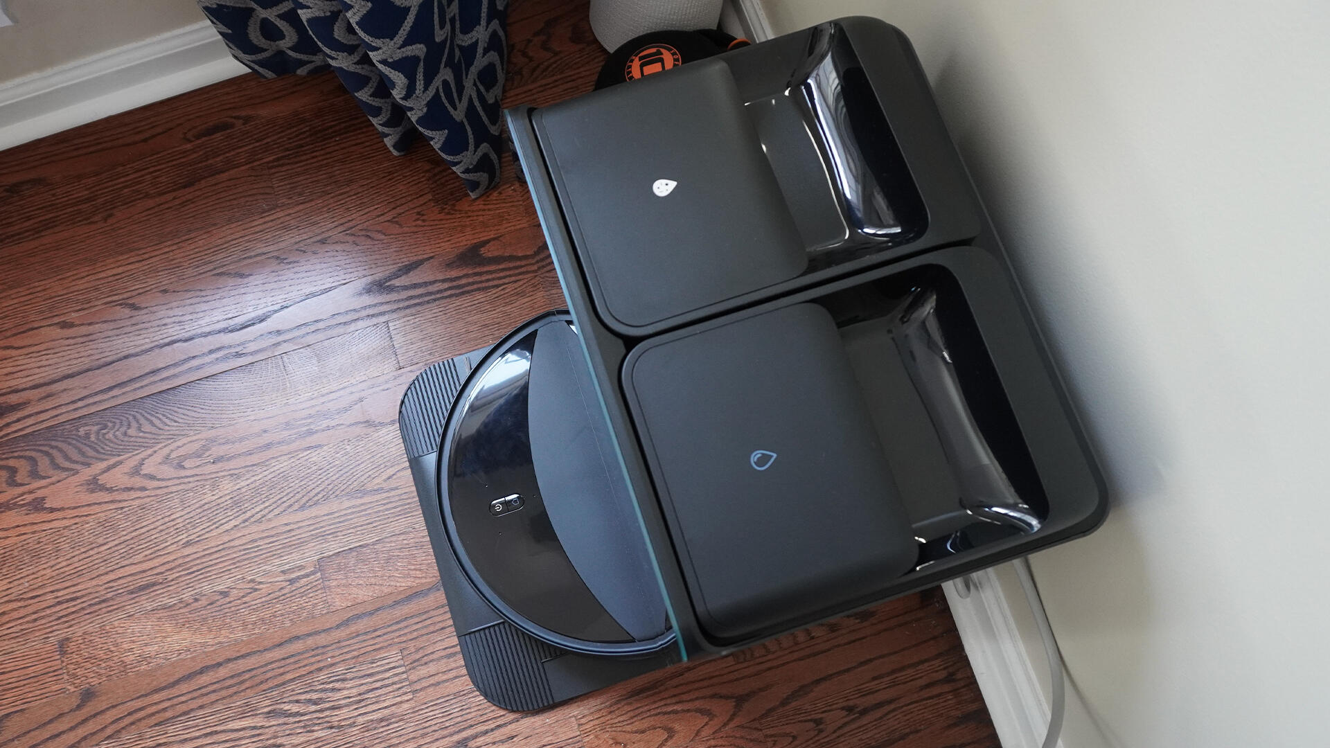 Roborock Saros 10R robot vacuum and mop from above