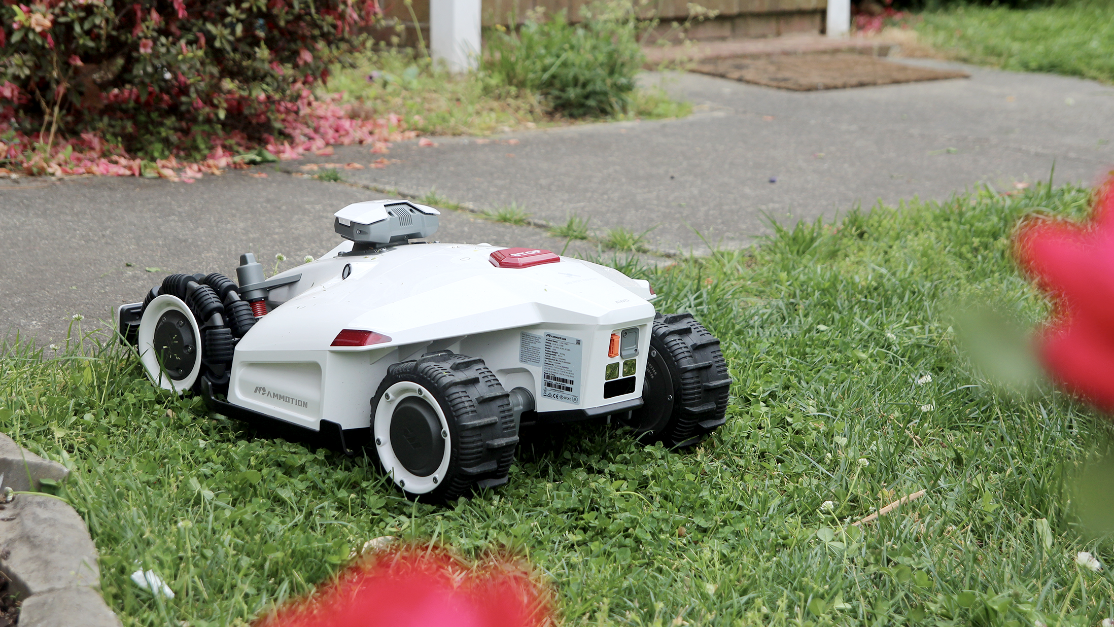 Mammotion Luba 2 robot mower